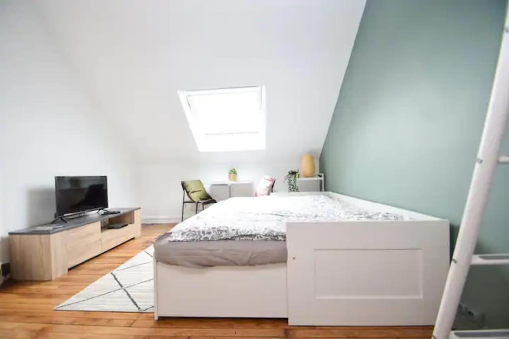 Disponible - Appartement Entier - 10Mn Rer B Aeroport Cdg - Paris Gare Du Nord, T11 Express, Le Bourget, Tout Equipe, Netflix Gratuit, 3 Personnes, 4Eme Etage, Escaliers, Parc Des Expositions, Parking Rue Gratuit Apres 19H Drancy Eksteriør bilde
